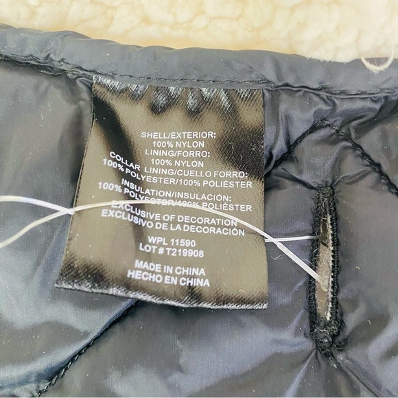 32 Degrees Dog Puffer Vest Size Large - Picture 8 of 8